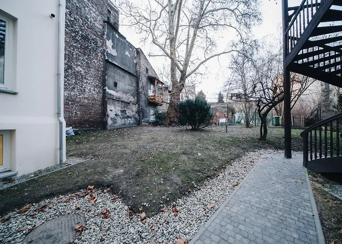 M1 Main Square Studio